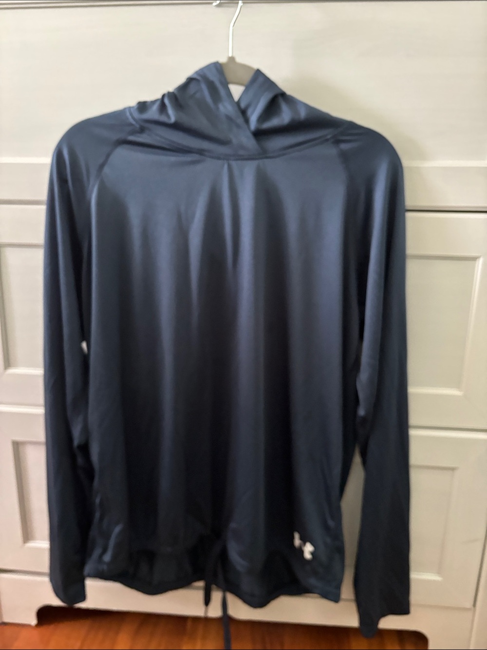 Under Armour women’s Navy heat gear velocity hoodie